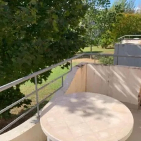 Piscine, Vacances Et Nature - Sejour Classe Saint-Geniez-d'Olt Exterior photo